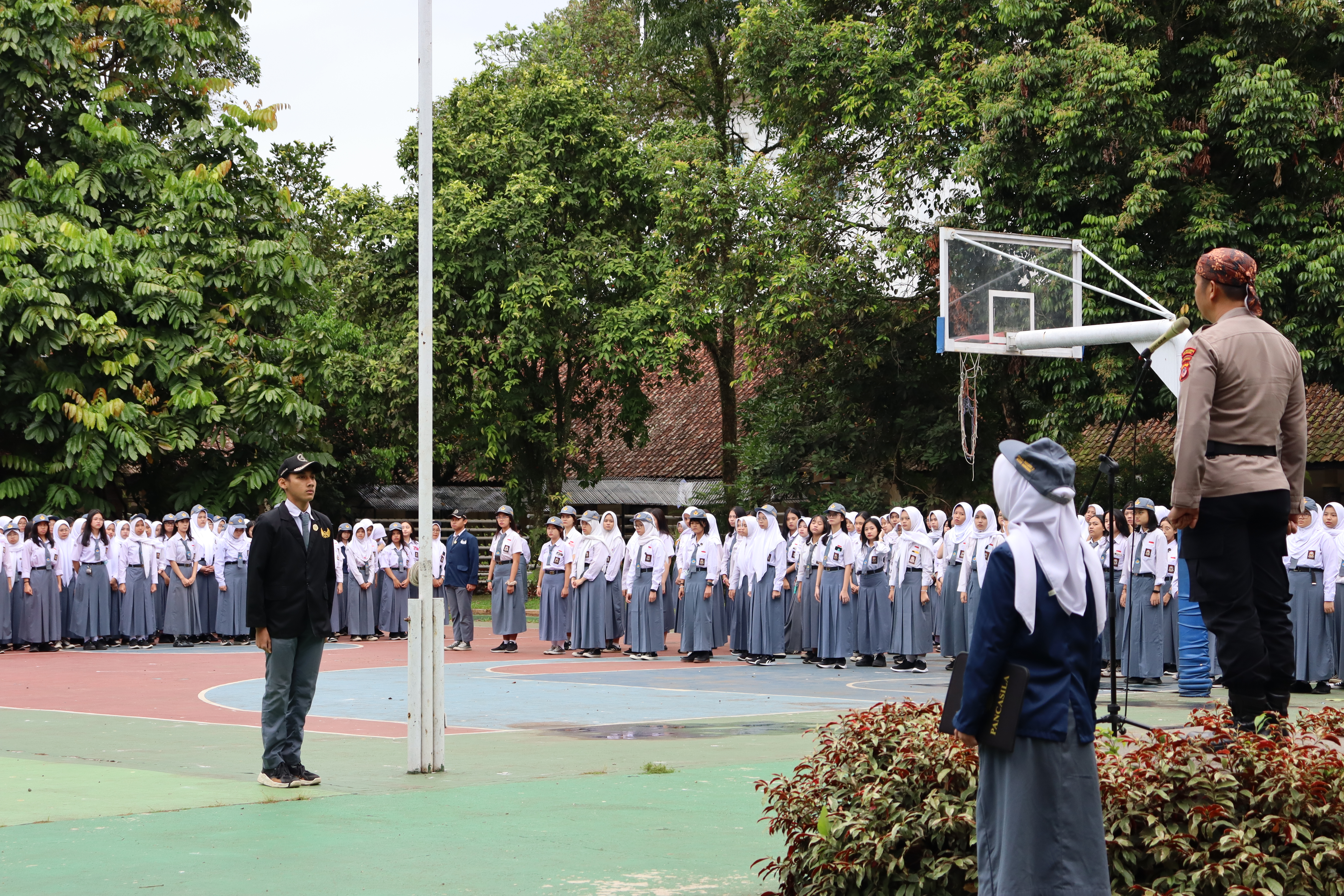 Upacara Bendera SMAN 2 Bandung
